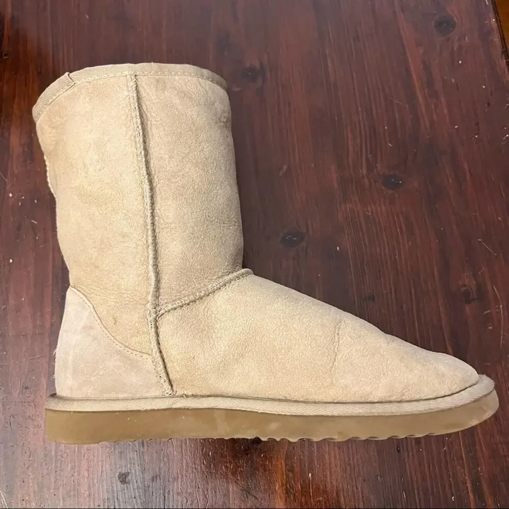 UGG Classic Short Boot Size 7 Sand
